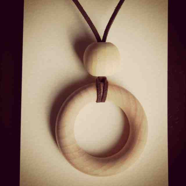 organic wooden suede natural nursing teething necklace for breastfeeding moms